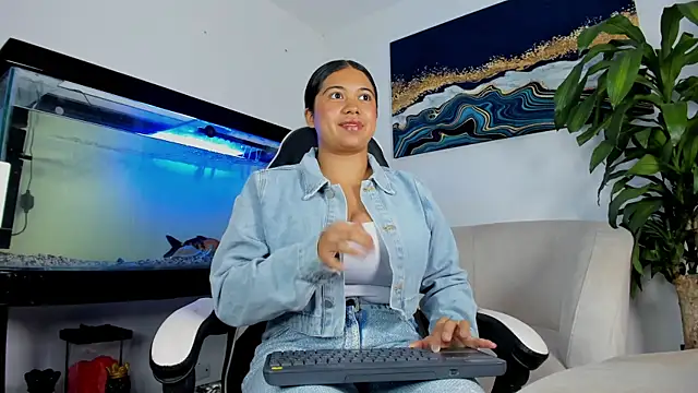 Snapshot of lia_lovelly01 chatting on 19, 7, 2026 lia lovelly01 online show from 19, 7, 2026