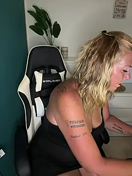 SuesseAurelie1 online show from 30, 5, 2026