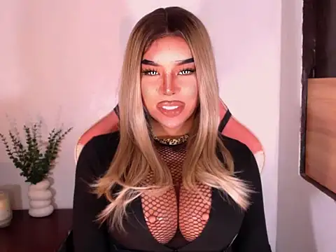 Zandralopez online show from 29, 5, 2026