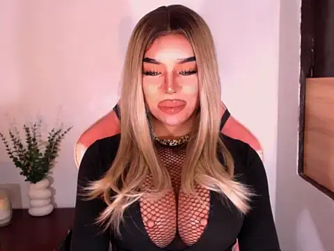 Zandralopez online show from 29, 5, 2026