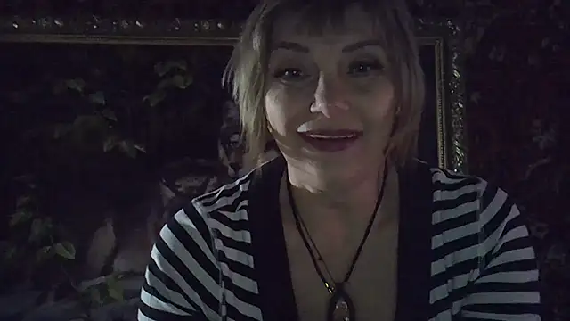 Lia Rayss online show from 18, 4, 2026