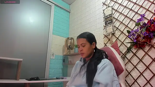LITTLE-NESSA online show from 26, 4, 2026