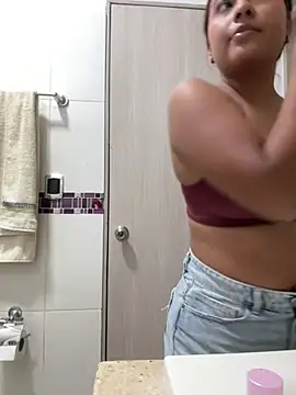 yuliana056 online show from 7, 4, 2026
