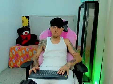 Yeison gomezz online show from 2, 4, 2026