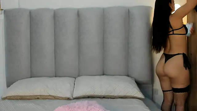 Valentina lux1 online show from 9, 5, 2026