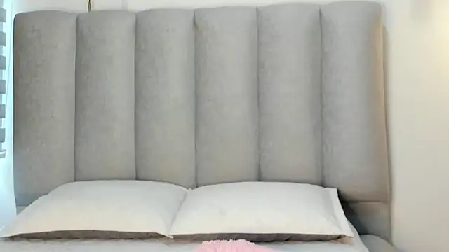 Valentina lux1 online show from 2, 6, 2026