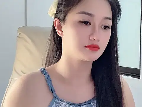 AmyLinee 1 online show from 10, 7, 2026