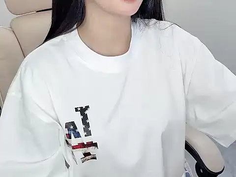AmyLinee 1 online show from 10, 6, 2026