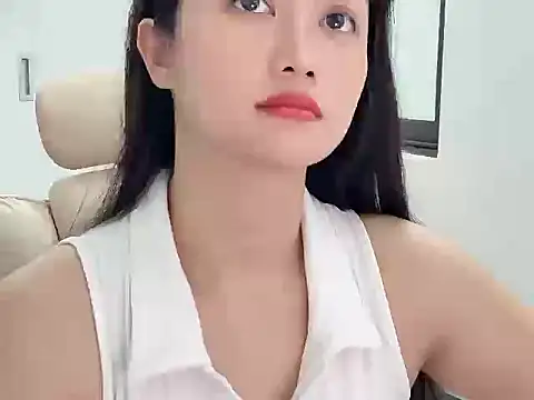 AmyLinee 1 online show from 4, 6, 2026