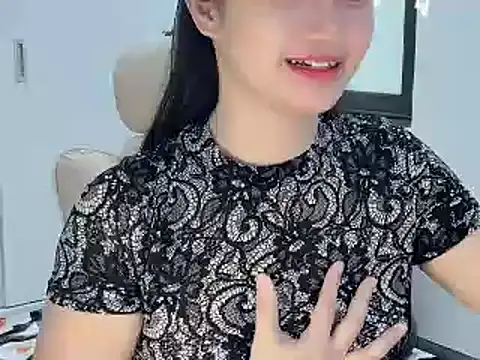 AmyLinee 1 online show from 3, 6, 2026