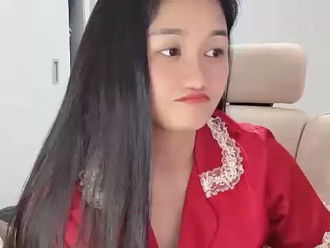 AmyLinee 1 online show from 8, 5, 2026