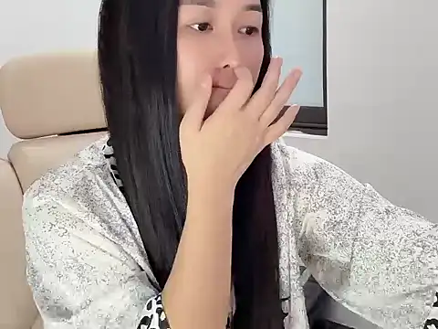 AmyLinee 1 online show from 7, 5, 2026