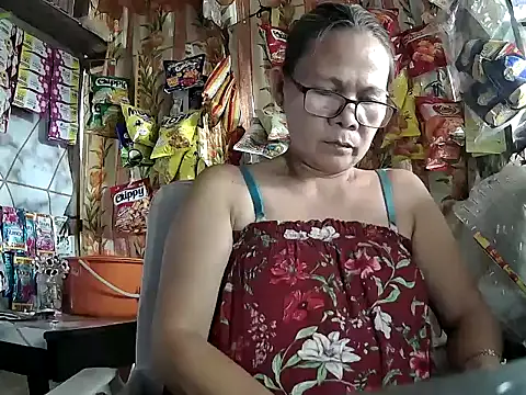 Snapshot of mommylicious_23 chatting on 2, 6, 2026 mommylicious 23 online show from 2, 6, 2026