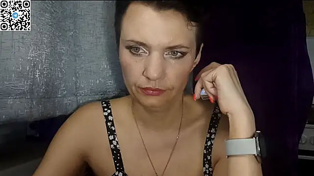 HotMamaQueen234 online show from 20, 5, 2026