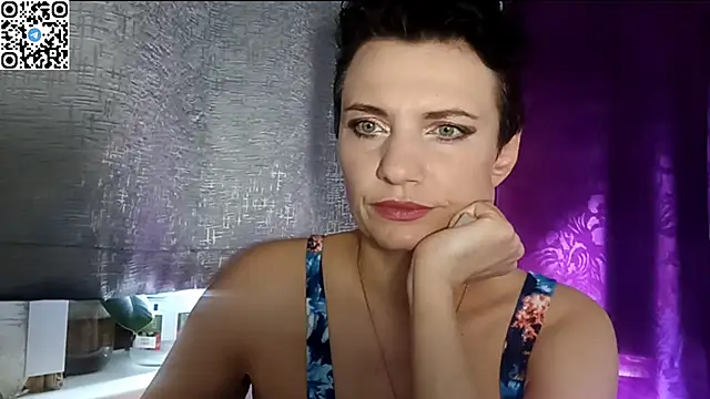 HotMamaQueen234 online show from 8, 5, 2026