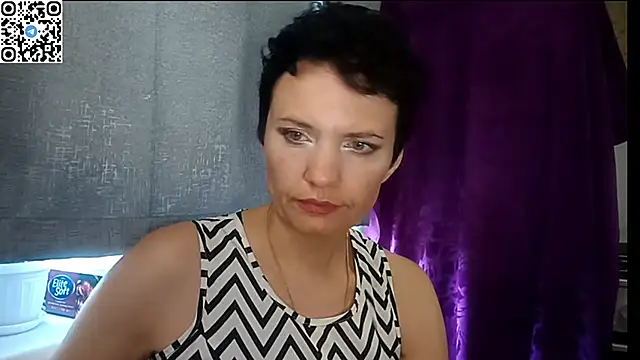 HotMamaQueen234 online show from 18, 6, 2026