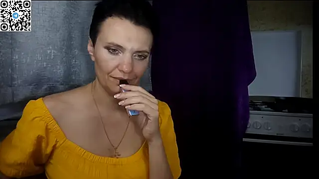 Snapshot of HotMamaQueen234 chatting on 29, 6, 2026 HotMamaQueen234 online show from 29, 6, 2026
