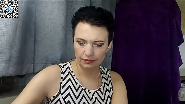 HotMamaQueen234 online show from 24, 4, 2026