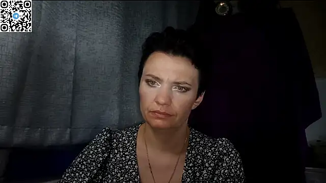 HotMamaQueen234 online show from 7, 6, 2026