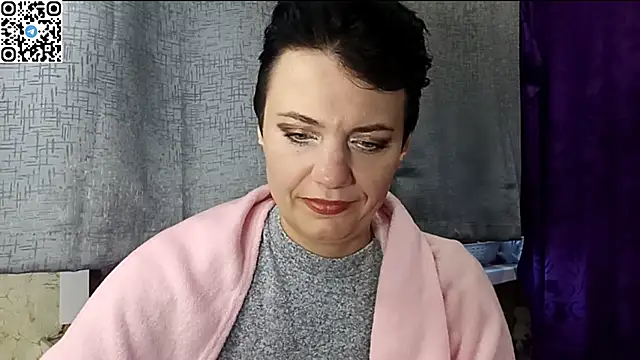 HotMamaQueen234 online show from 20, 4, 2026