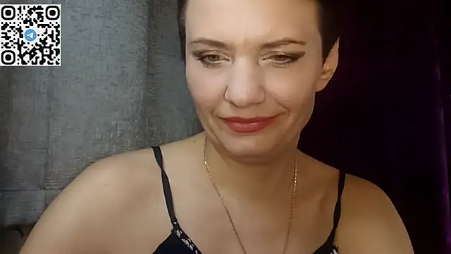 HotMamaQueen234 online show from 13, 4, 2026