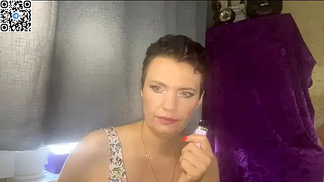 HotMamaQueen234 online show from 29, 5, 2026