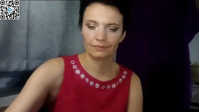 HotMamaQueen234 online show from 11, 6, 2026