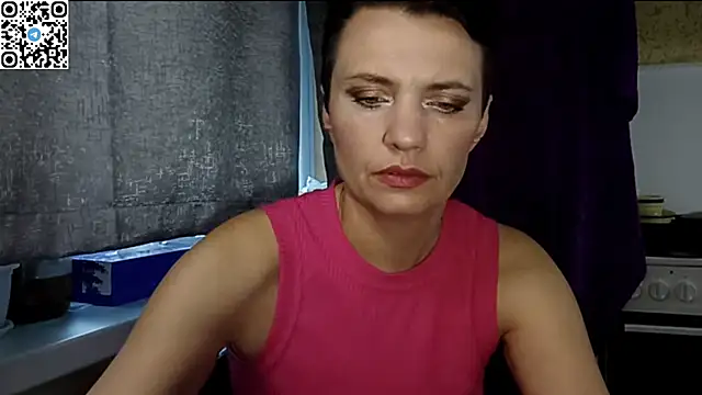 HotMamaQueen234 online show from 17, 5, 2026