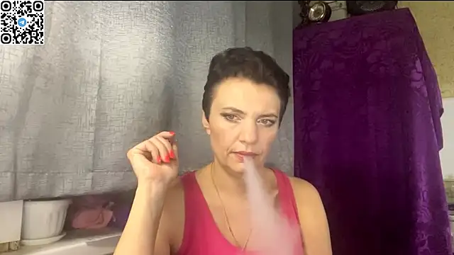 HotMamaQueen234 online show from 27, 5, 2026