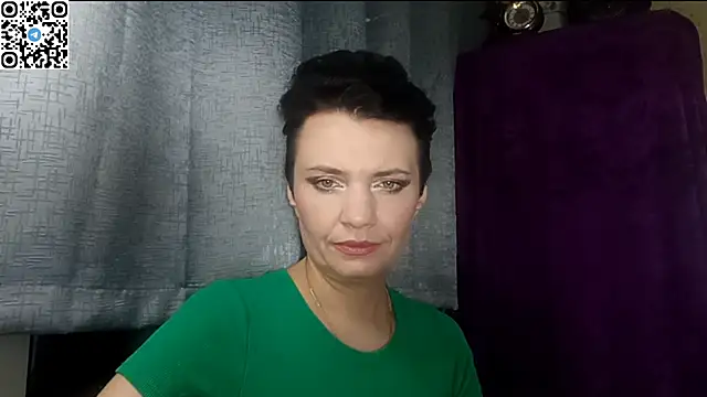 HotMamaQueen234 online show from 6, 5, 2026