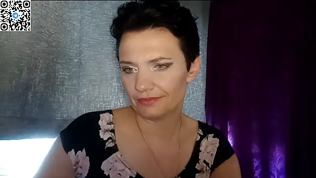 HotMamaQueen234 online show from 11, 6, 2026