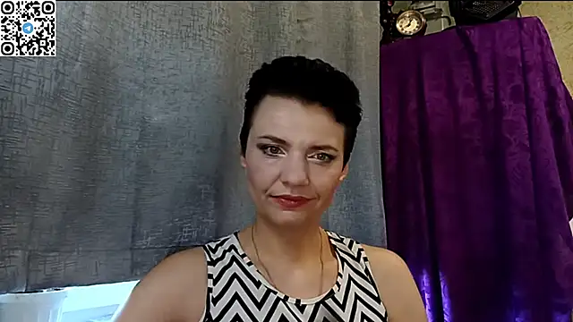 HotMamaQueen234 online show from 22, 5, 2026