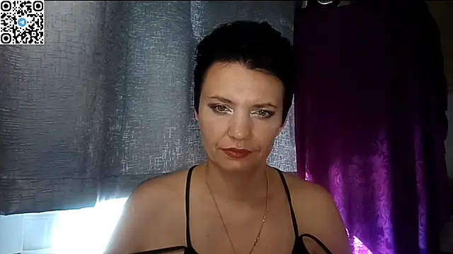 HotMamaQueen234 online show from 14, 6, 2026