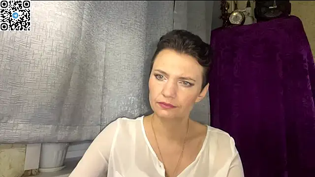 HotMamaQueen234 online show from 25, 5, 2026