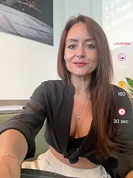 Snapshot of skarletthorne chatting on 4, 6, 2026 skarletthorne online show from 4, 6, 2026