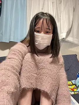 Snapshot of Mika-chan chatting on 7, 4, 2026 Mika-chan online show from 7, 4, 2026