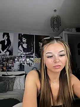 SweetApriill online show from 16, 3, 2026