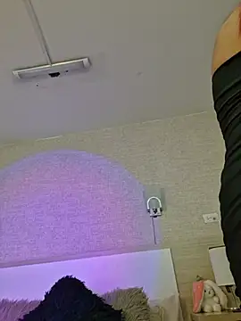 Scarlet Evanss  online show from 4, 8, 2026