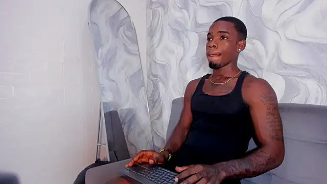 Snapshot of aron_clark chatting on 5, 4, 2026 aron clark online show from 5, 4, 2026