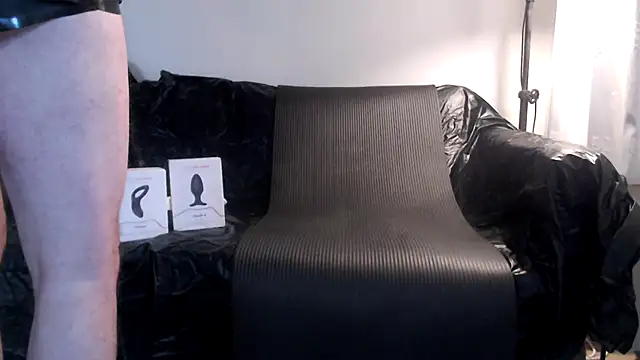 Snapshot of latexslaveboy chatting on 26, 5, 2026 latexslaveboy online show from 26, 5, 2026