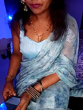 Snapshot of mayakapoor880 chatting on 17, 5, 2026 mayakapoor880 online show from 17, 5, 2026