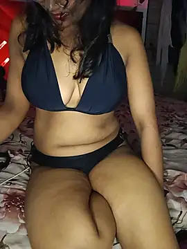 Snapshot of mayakapoor880 chatting on 2, 6, 2026 mayakapoor880 online show from 2, 6, 2026