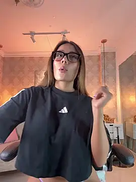 SERENAA   online show from 18, 5, 2026