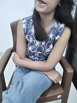 myra77 online show from 15, 4, 2026