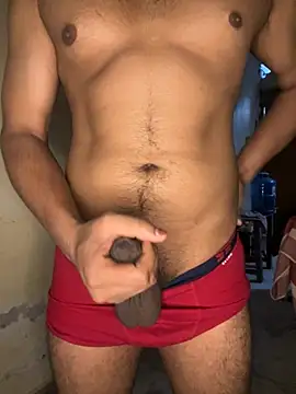 Snapshot of hotty_top chatting on 29, 5, 2026 hotty top online show from 29, 5, 2026