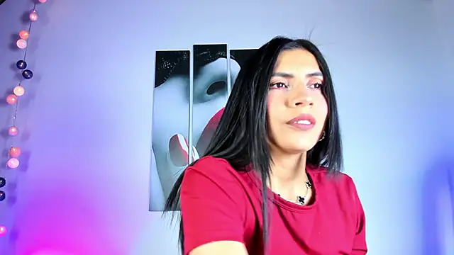 Emiili Clark online show from 18, 4, 2026