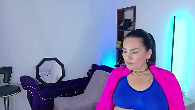 Scarlet Hiit online show from 9, 7, 2026