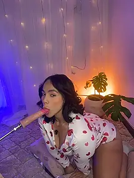ImLeana XXX online show from 15, 4, 2026