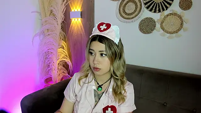 Amber Palmer online show from 15, 5, 2026