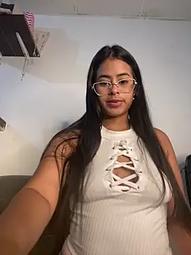 lucirganaxxx online show from 27, 3, 2026